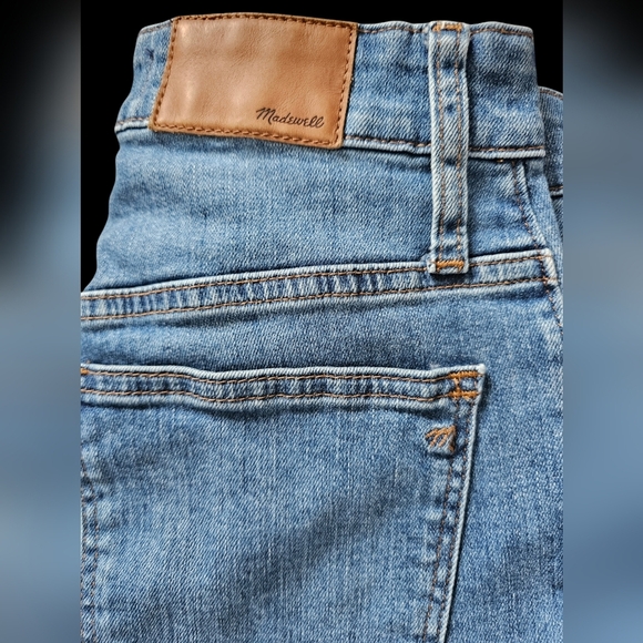 Madewell "Curvy Cali Demi-Boot" Jeans, size 26. Indigo color. - Picture 2 of 11